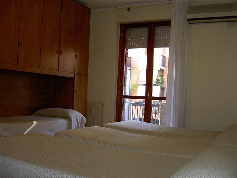 Hotel Cinecitta Rome Exterior photo