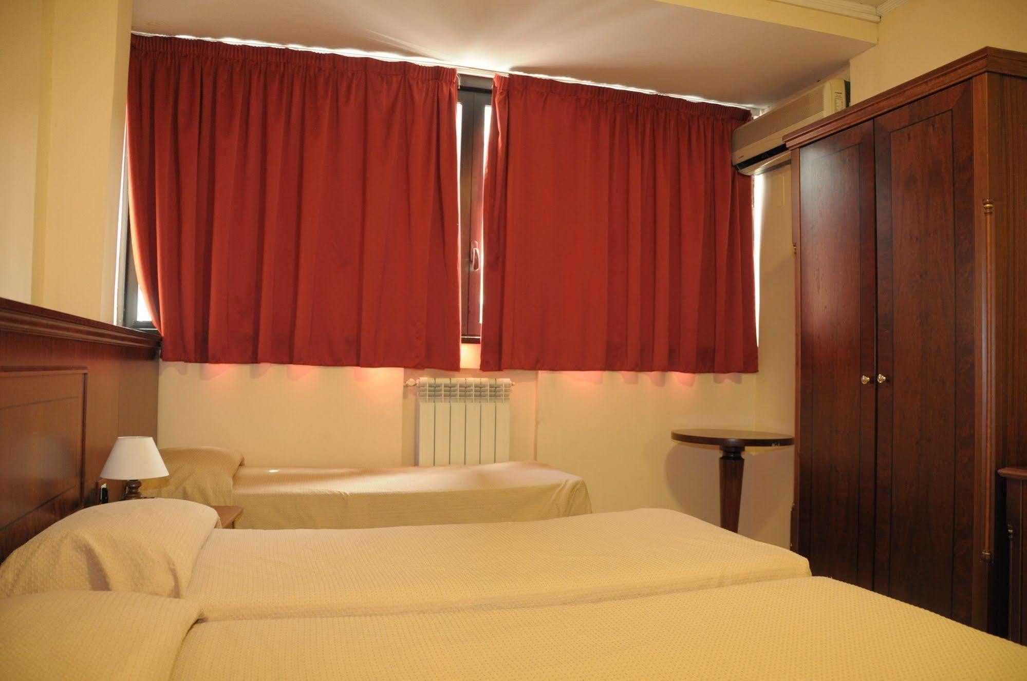 Hotel Cinecitta Rome Exterior photo